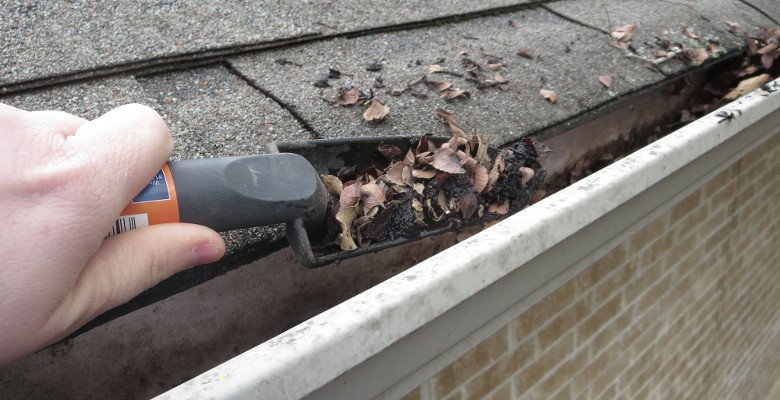 Clean Out Rain Gutters
